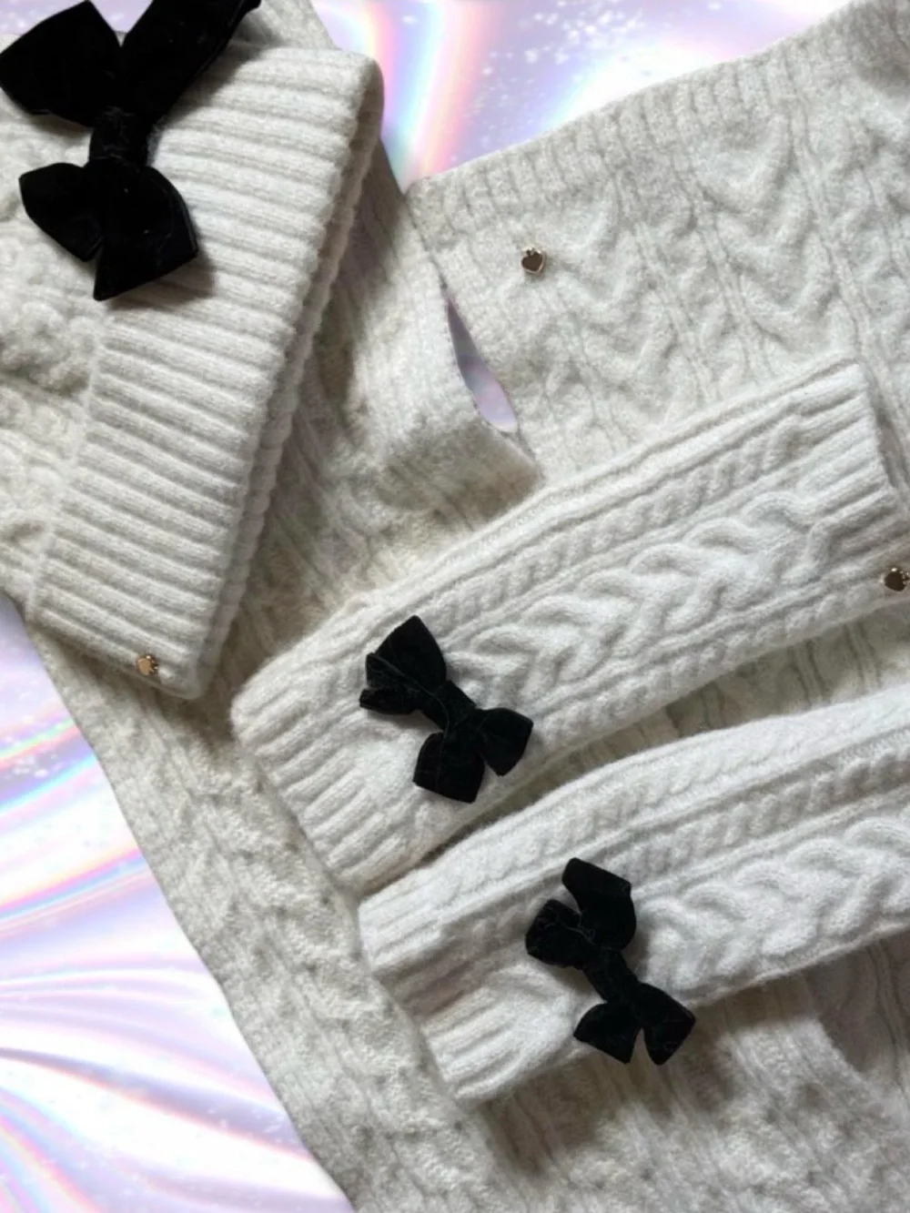 kate spade Cream Cable-Knit Mittens with Black Velvet Bows